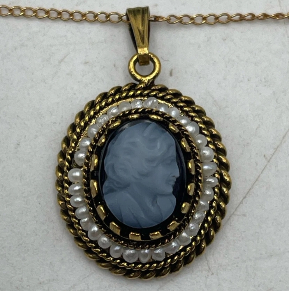 14K GOLD Cameo and PEARL Necklace